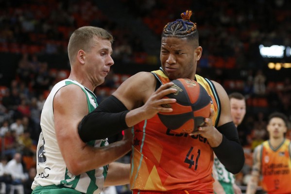 Valencia Basket impone su ley ante el Betis