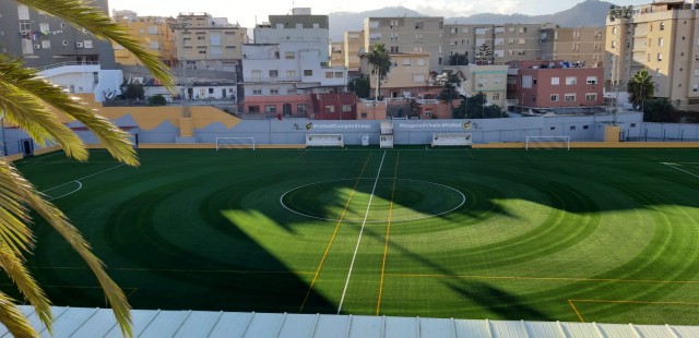 Jugadores juveniles y familiares agreden al árbitro al salir del campo en Ceuta