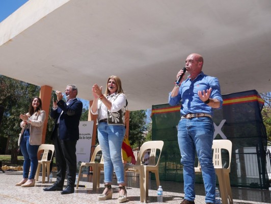 Buxadé (Vox) carga contra las autonomías y les atribuye 