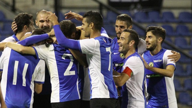 El Hércules domina, se divierte y golea al Huracán en una victoria que le mete en zona de promoción
