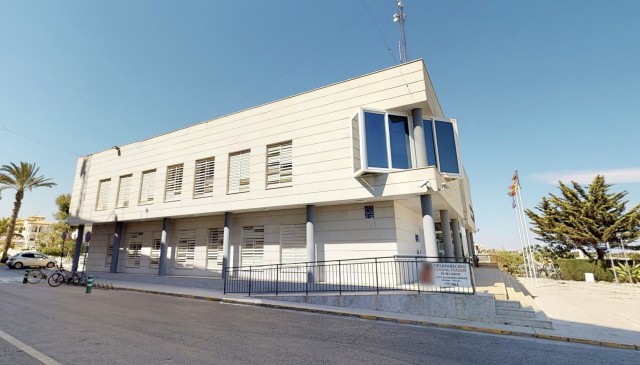 Orihuela licita el servicio de mantenimiento de vías y edificios públicos de la Costa por 170.000 euros