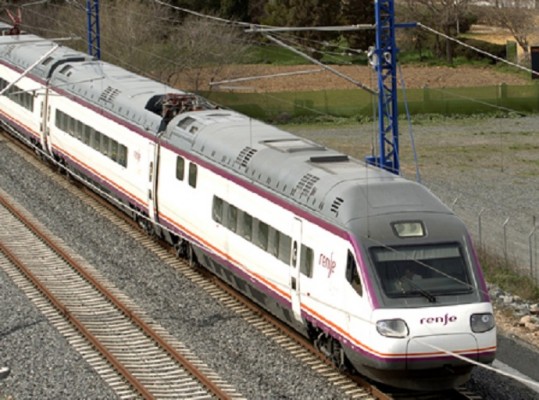 Renfe programa 2 trenes nocturnos entre Murcia y Orihuela por el Entierro de Sardina