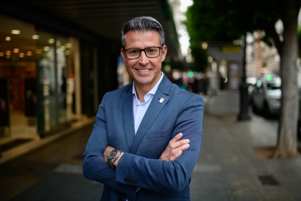 El alcalde de Almussafes dimite de todos sus cargos orgánicos del PSOE pero seguirá como primer edil