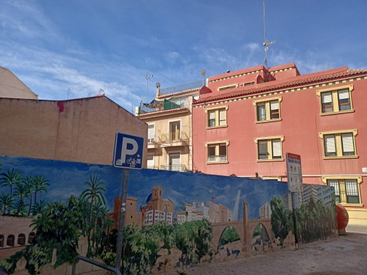 Pequeñas promociones de Elche y final de solares 'eternos' del Raval: construcción en la Plaça Major