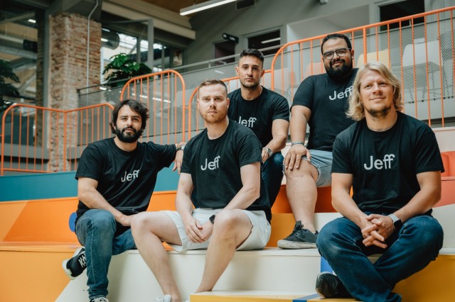Los empleados de Jeff acumulan 8 meses sin cobrar a la 'espera' del ingreso de la ronda: 