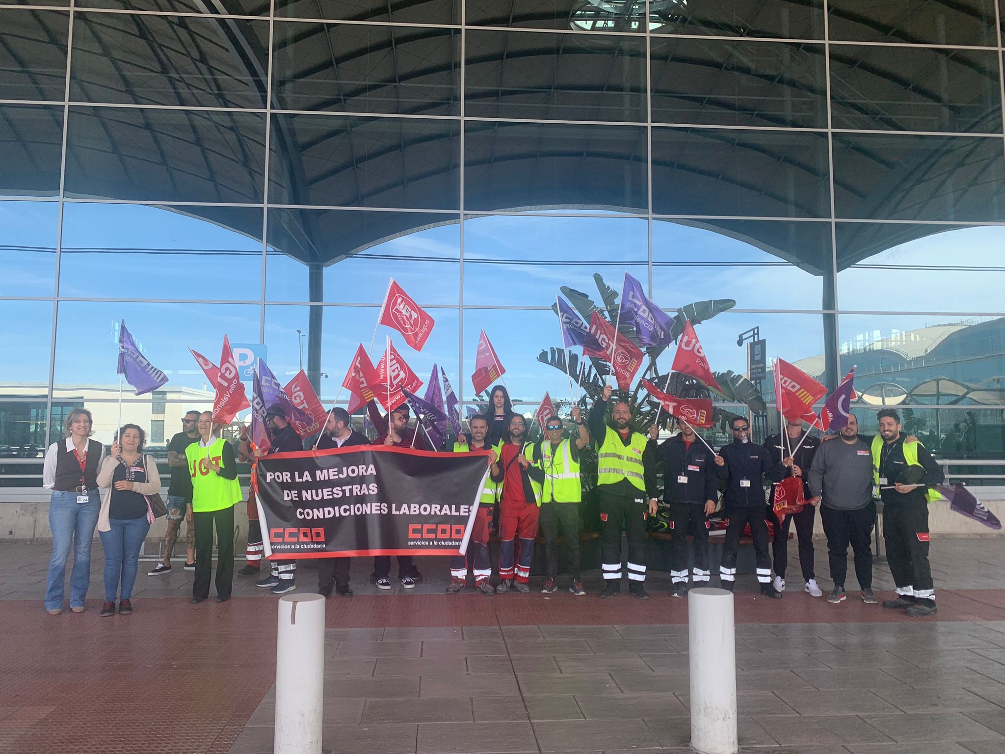 Trabajadores de Swissport Handling del aeropuerto Alicante-Elche finalizan la huelga sin acuerdo
