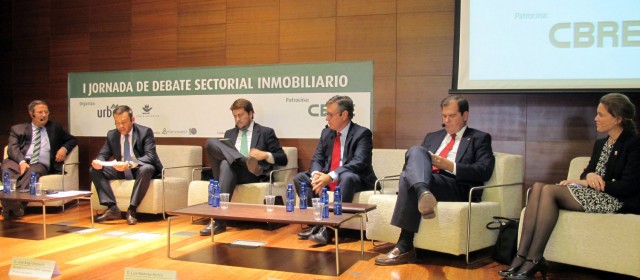 El sector inmobiliario rebaja la euforia: los visados de obra nueva siguen cayendo en la Comunitat