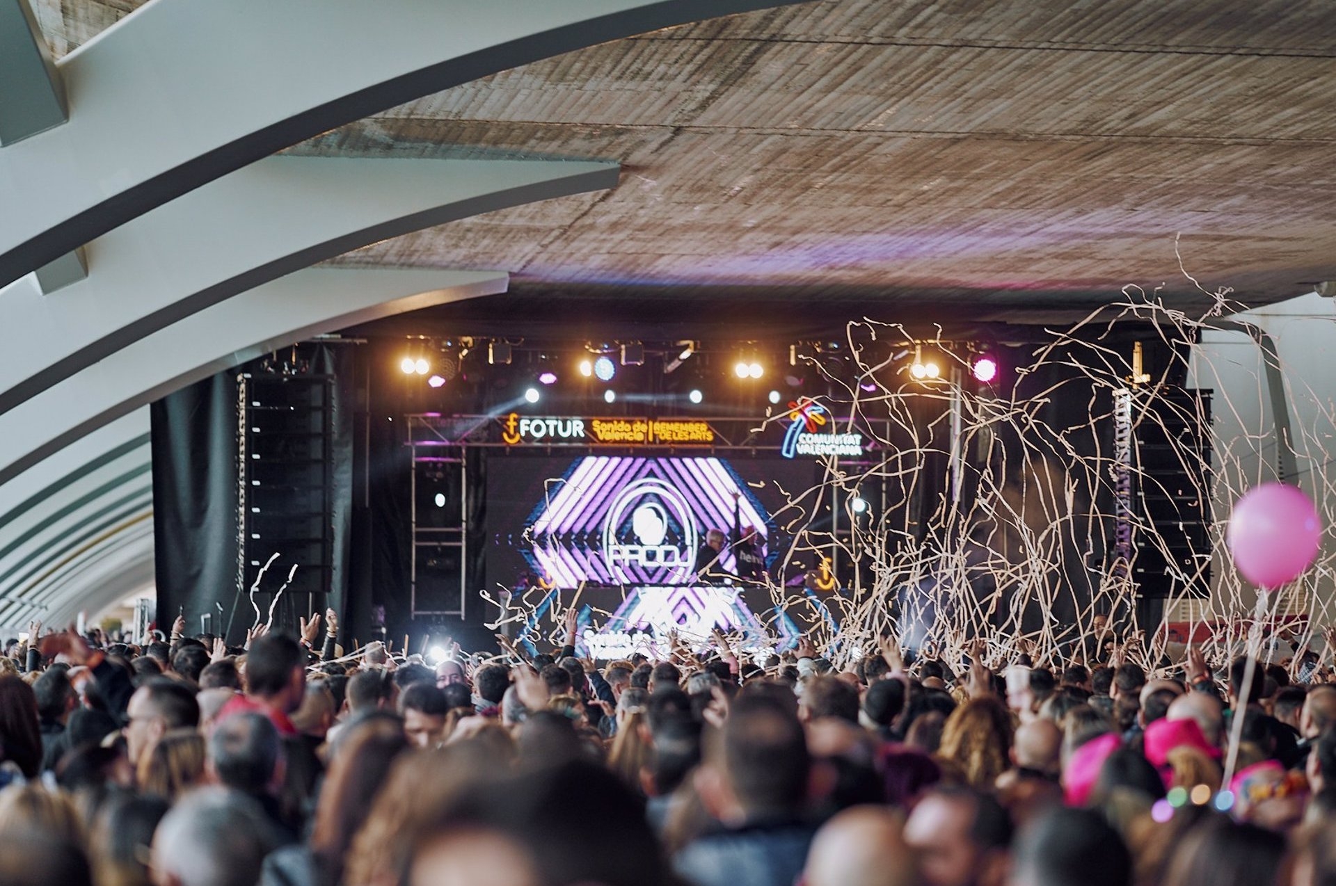 La Marina de València se rinde al 'remember' con DJs de The Face, Espiral y Los Gemelos de Puzzle