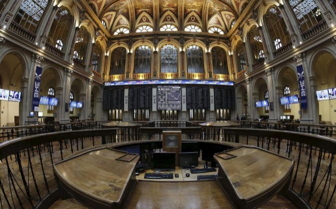 Las ventas se imponen en la apertura bursátil y llevan al Ibex a ceder el 10.300