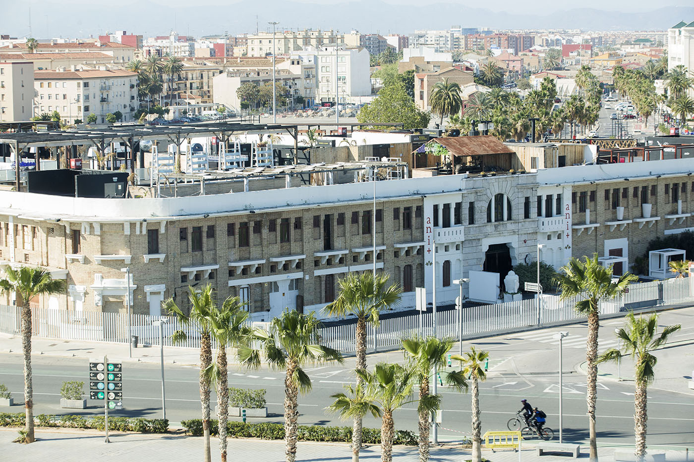El Ayuntamiento reacciona y acelera el 'rescate' del edificio de los Docks