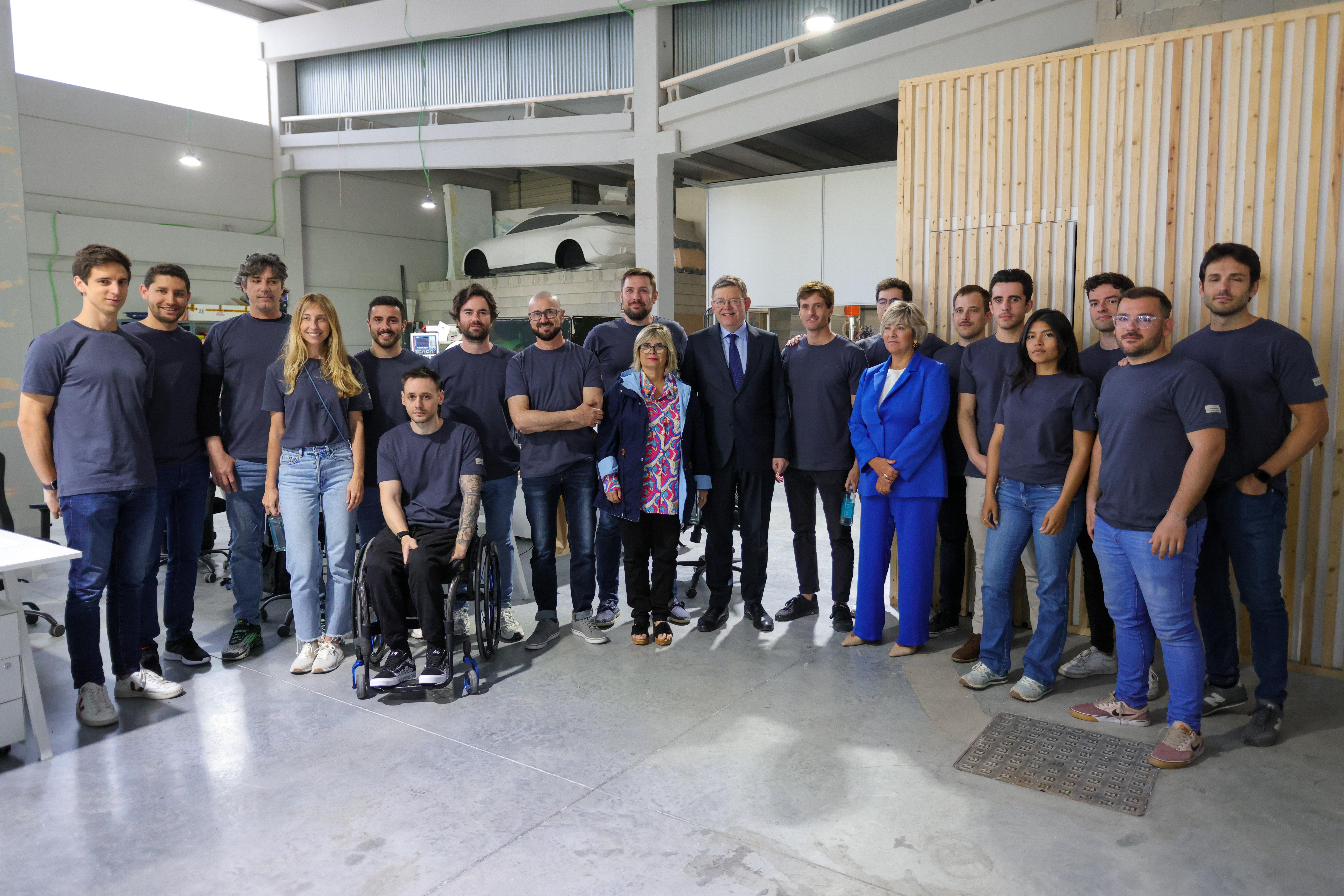 Puig dice que el Consell ayudará a Liux, en Santa Pola, para crear 