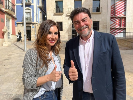 El PP de Alicante desvela más 'fichajes': la periodista Ana Poquet y la arquitecta Rocío Gómez
