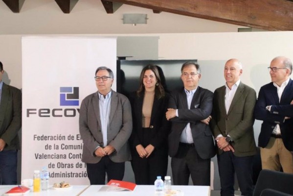 Sandra Gómez se compromete a redoblar la inversión pública para seguir transformando València