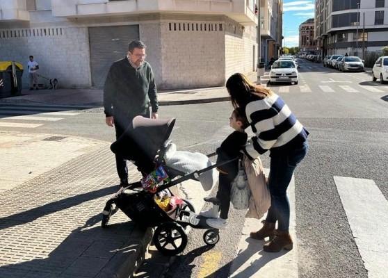 Casabó se comprometa a bonificar el IBI a las familias monoparentales de Vila-real 