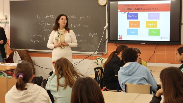 La FEBF acerca la cultura financiera a los alumnos de primaria del CEIP Marqués del Turia de València
