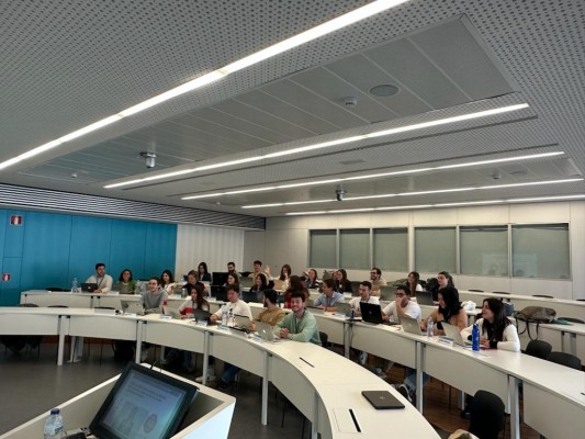 EDEM lanza tres cursos online especializados en Chat GPT, análisis digital y herramientas no code 