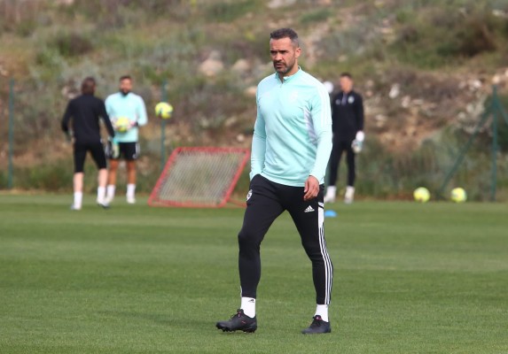 Juanfran ya dirige su primera sesión en la Ponferradina
