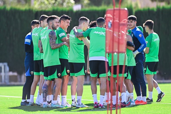 El Elche comienza a preparar la visita al Girona sin Fidel y Carmona
