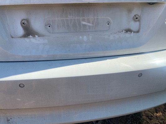 Roban de madrugada la matrícula del coche de Antelo en San Pedro