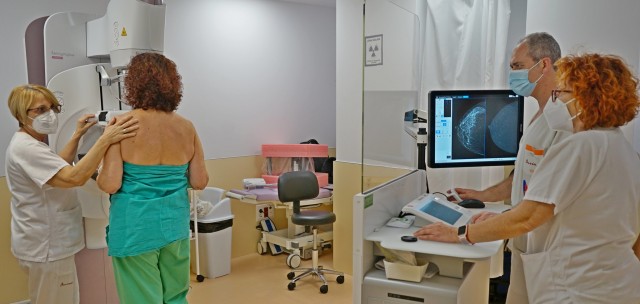 El Servicio de Radiodiagnóstico de la Arrixaca cuenta ya con cuatro mamógrafos