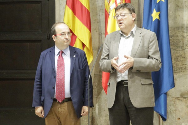 La vuelta a la normalidad: Puig visita el Congreso del PSC en busca del crédito perdido