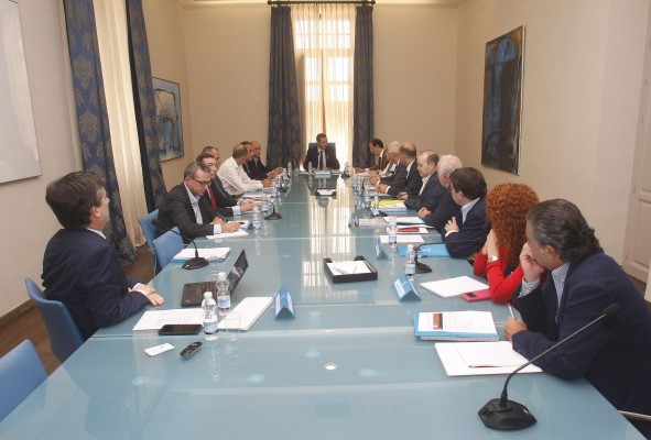 La Diputación encarga a PwC que busque inversores para la Zona Franca de Alicante
