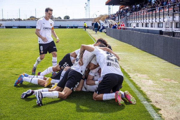 El Mestalla puede sentenciar su pase a la promoción ante el Espanyol B