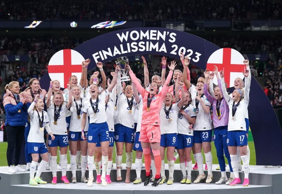 Inglaterra conquista la Finalísima ante Brasil en los penaltis