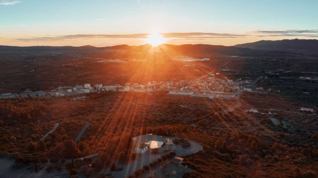 El restaurante Pou de Beca de la Vall d'Alba, premiado por la guía gastronómica 'Sustainable' 
