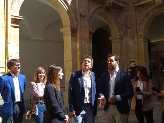 Mazón promete que Clarisas en Elche será sede de la colección valenciana de arte moderno