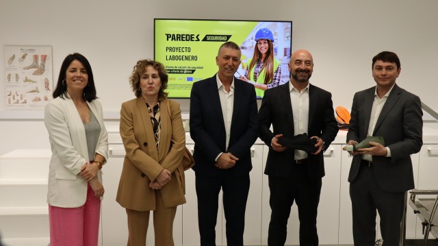 Un proyecto de IBV permite a Paredes diseñar su calzado laboral con perspectiva de género