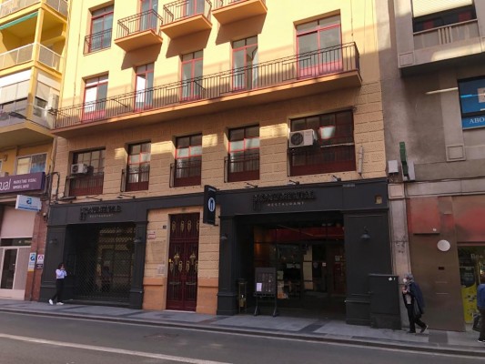 Sigue la expansión de los pisos turísticos en Alicante: sondean otro bloque en Reyes Católicos