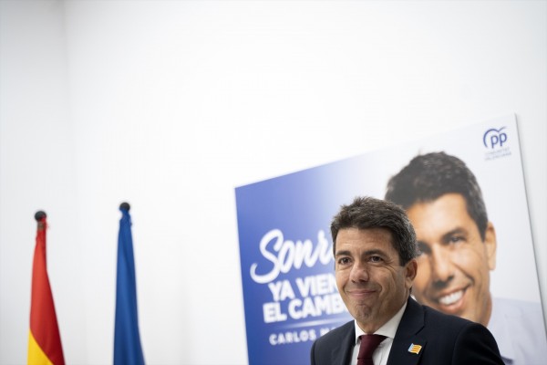 La jueza de 'Azud' determina que el PP gana la carrera a Vox en la personación