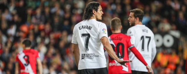 Cavani genera debate