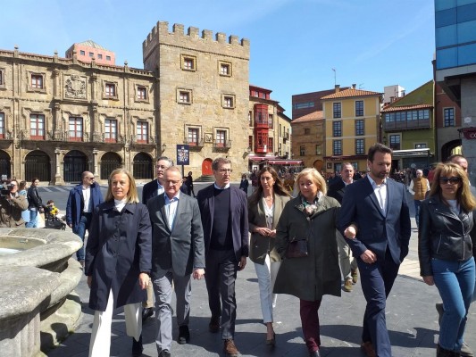 Feijóo denuncia que Sánchez trata de forma diferente a las CCAA del PP y del PSOE con los incendios