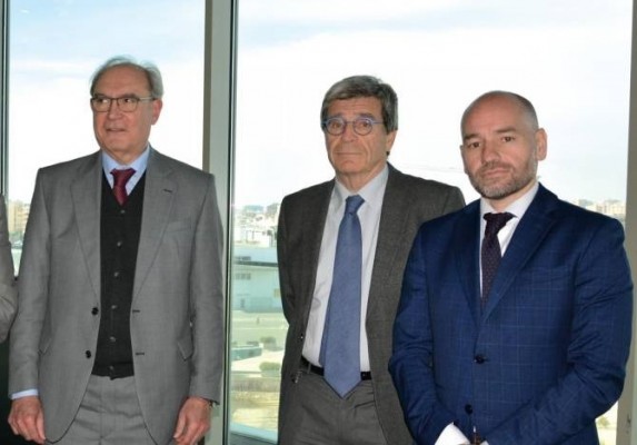 Ascer verbaliza su apoyo a Aurelio Martínez... y a la ampliación del puerto de Valencia