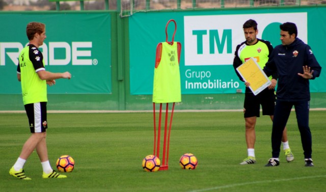 El Elche quiere despejar sus dudas con un triunfo en Soria
