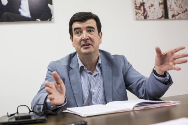 Giner acusa 
