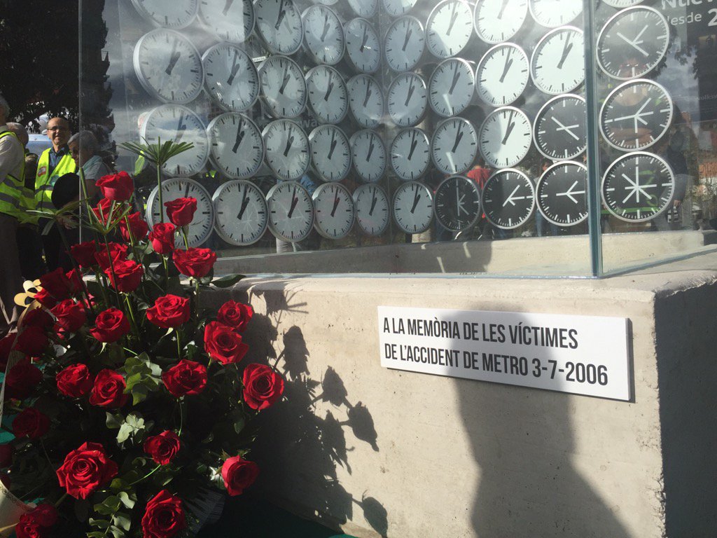 Las víctimas del metro inauguran un monumento de memoria colectiva