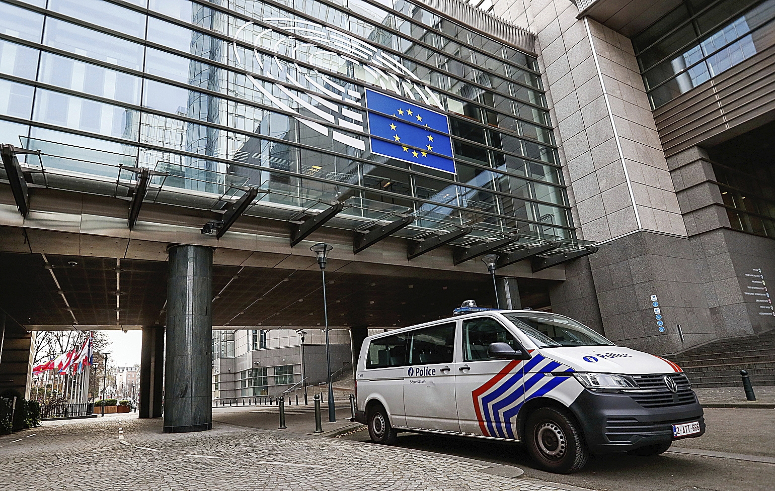  La Policía registra las oficinas del Partido Popular Europeo en Bruselas
