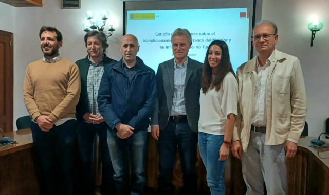 L'Eliana presenta el proyecto para crear una vía ciclopeatonal en el barranco de Mandor   