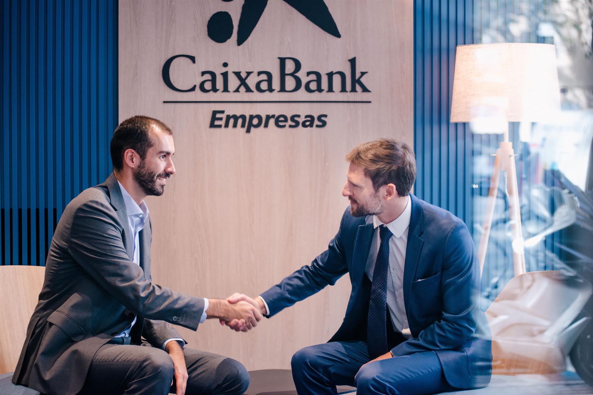 Caixabank dedica 4.805 millones a financiar a las empresas de valencianas en 2022, un 62% más