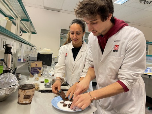 La UMH reconoce alimentos más innovadores y saludables en el concurso Innobiotec