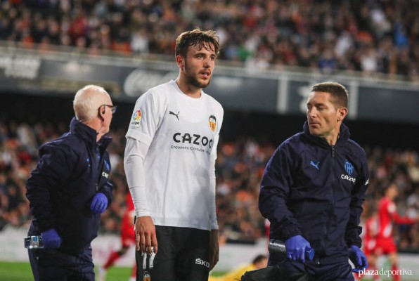 Nico, con un esguince leve, no está descartado para Almería