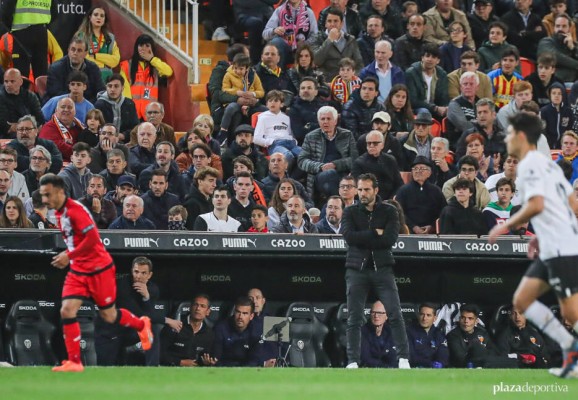Mestalla y Baraja cortan la peor racha de derrotas de la historia del Valencia
