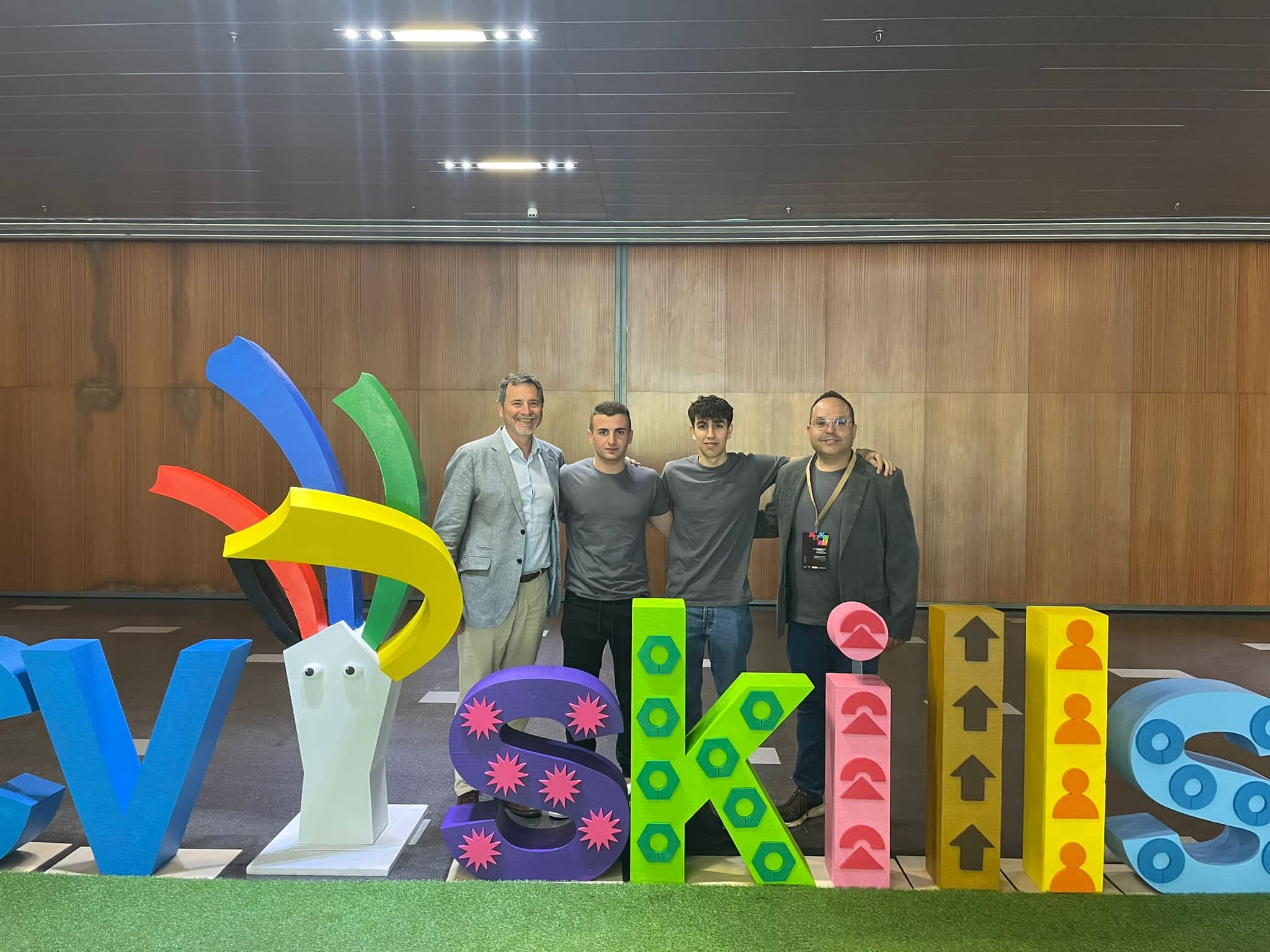 Pódium en bronce en las CV Skills para una alumna y dos alumnos de Florida Universitària