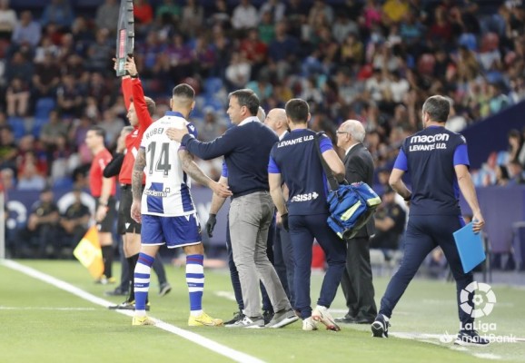 Del 'caso Vezo' a la reaparición de Mustafi