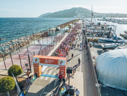 El Santa Eulària Ibiza Marathon deja en la isla 3’7 millones de euros en el mejor arranque de temporada