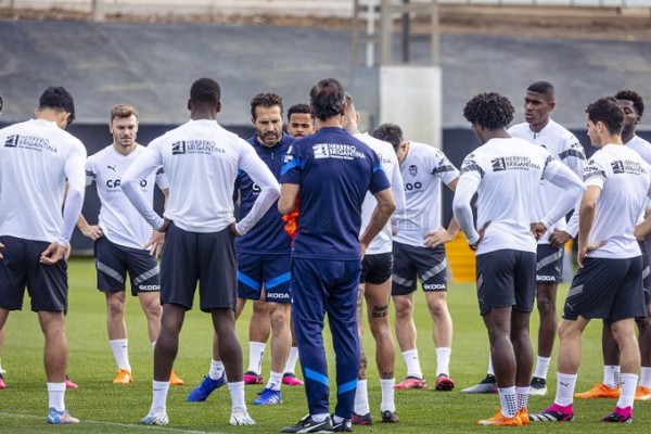 Paulista y Lato no llegan a tiempo para jugar ante el Rayo
