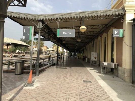 Los abonos gratuitos disparan el uso del tren en la Región en el inicio del año